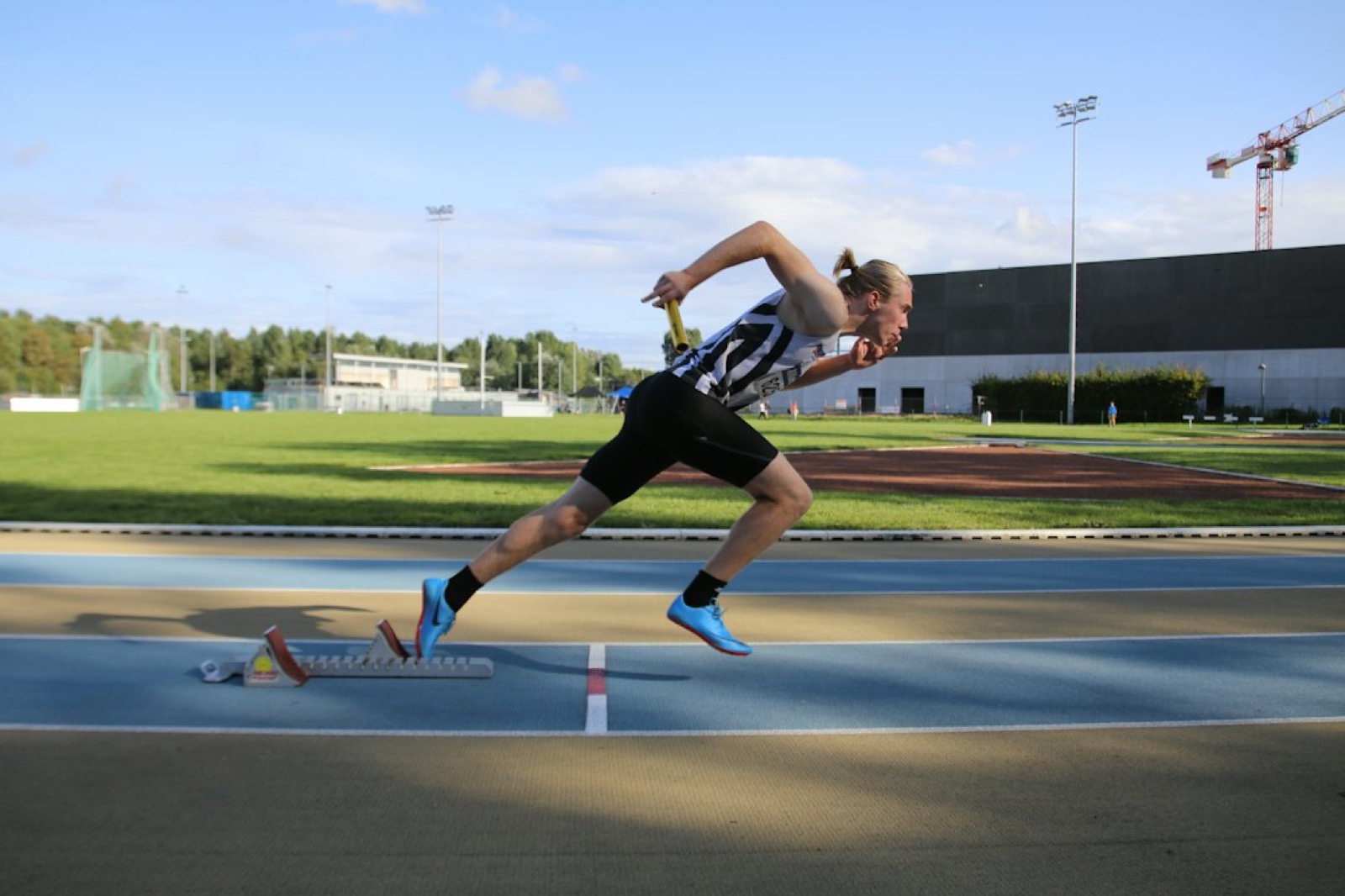 Breakout Options Execution on M1: Entry, Structural Stop, Runner
